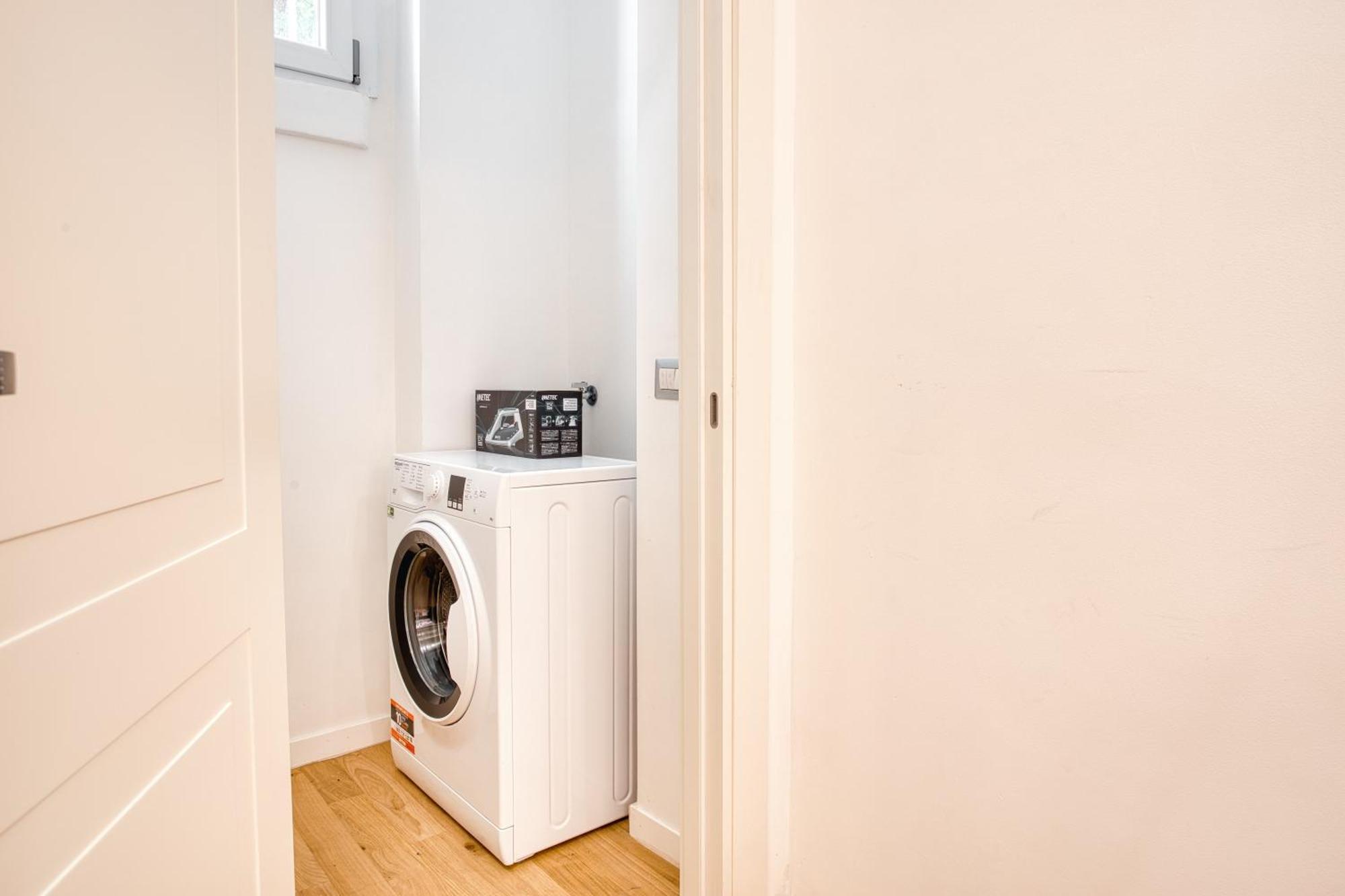 Walk To Navigli - Via Gola - 2 Bedrooms Apt มิลาน ภายนอก รูปภาพ