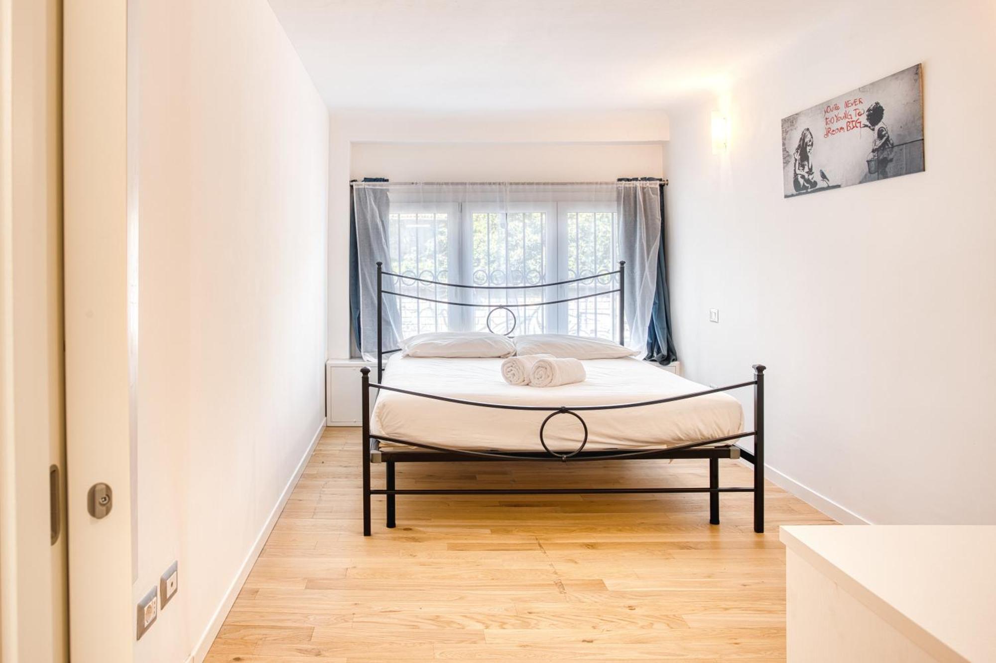 Walk To Navigli - Via Gola - 2 Bedrooms Apt มิลาน ภายนอก รูปภาพ