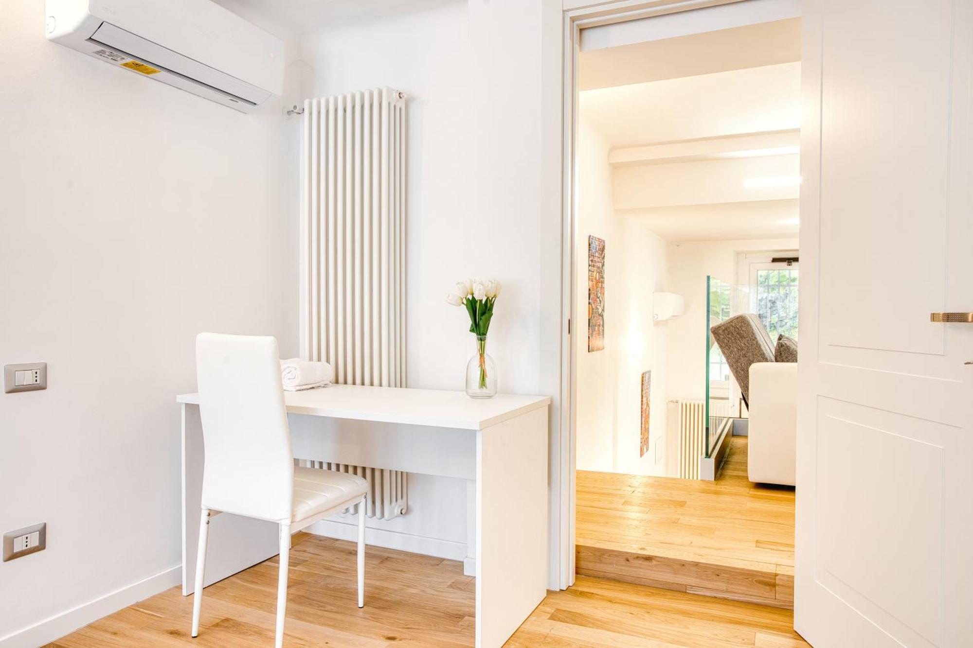 Walk To Navigli - Via Gola - 2 Bedrooms Apt มิลาน ภายนอก รูปภาพ