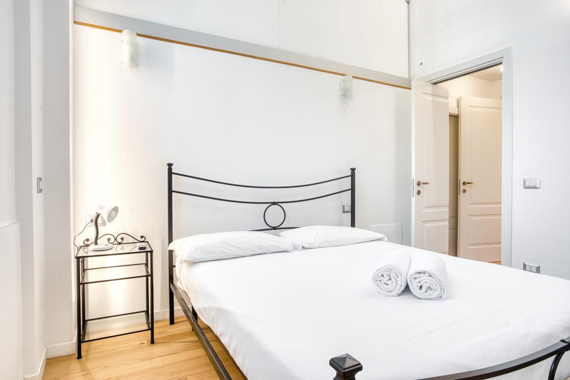 Walk To Navigli - Via Gola - 2 Bedrooms Apt มิลาน ภายนอก รูปภาพ